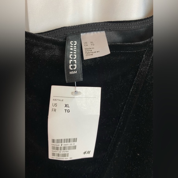 NWT H&M Velvet crop top - Picture 2 of 2